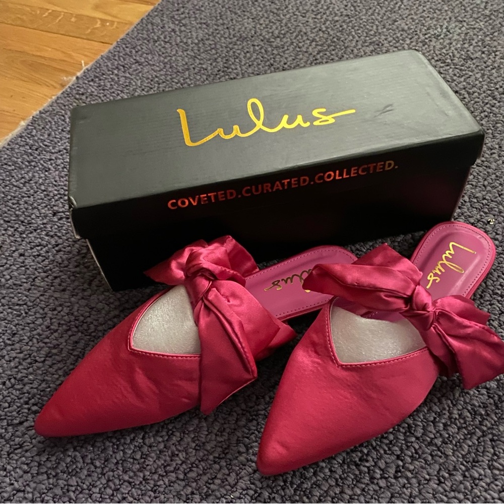 NWT PINK SATIN POINTED-TOE BOW MULES
